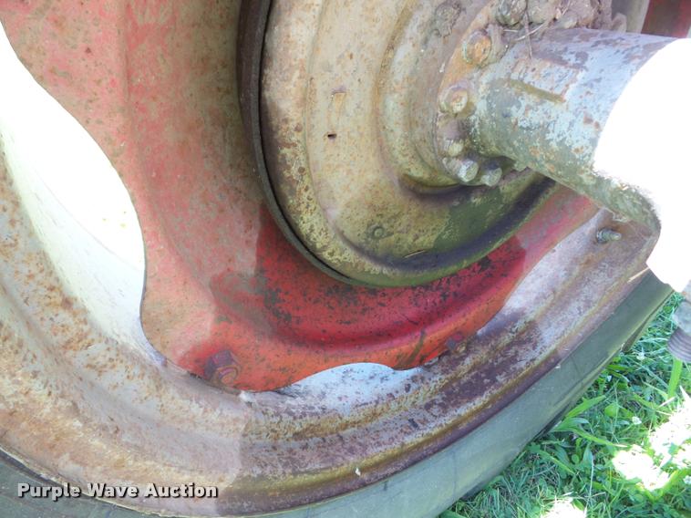 image for item K6412 Massey-Ferguson 135 tractor