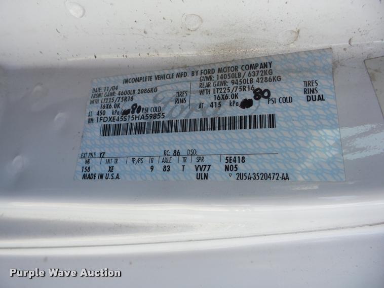 image for item K6434 2005 Ford Econoline E450 shuttle bus