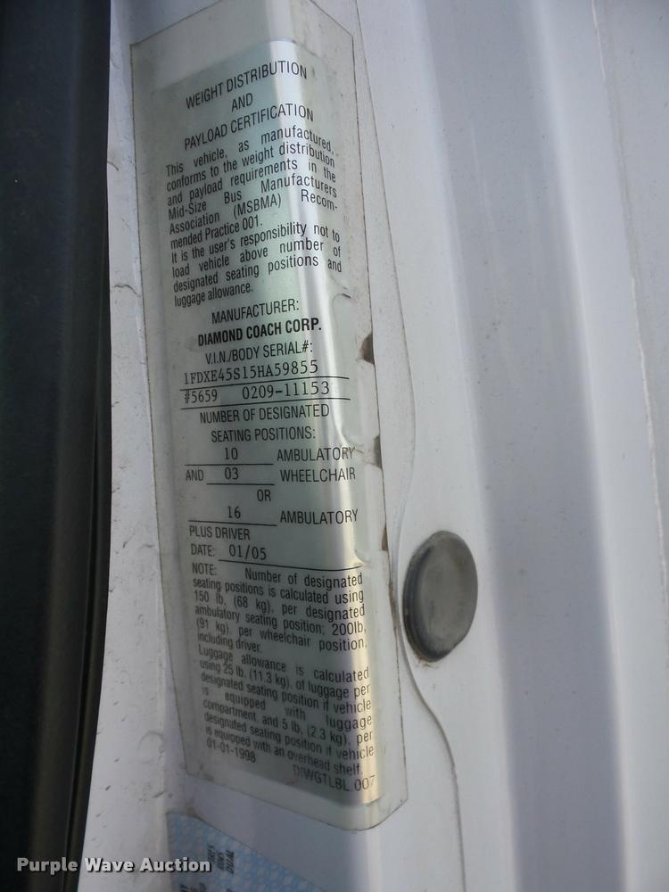 image for item K6434 2005 Ford Econoline E450 shuttle bus