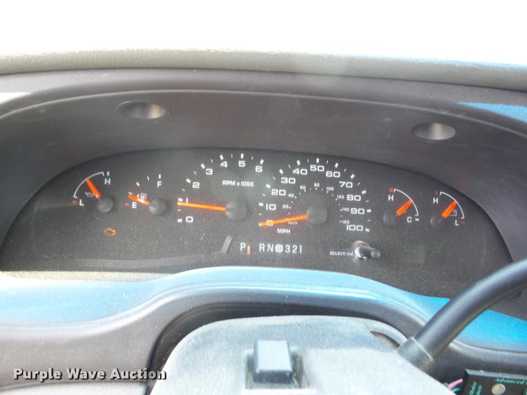 image for item K6434 2005 Ford Econoline E450 shuttle bus