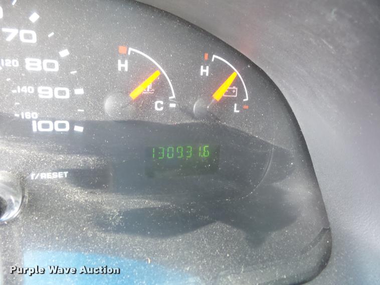 image for item K6434 2005 Ford Econoline E450 shuttle bus