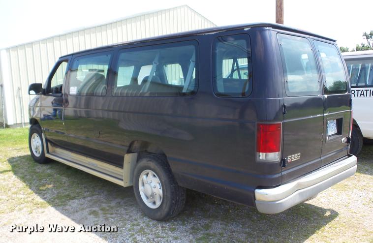 image for item K6435 2000 Ford Econoline E350 Extended van