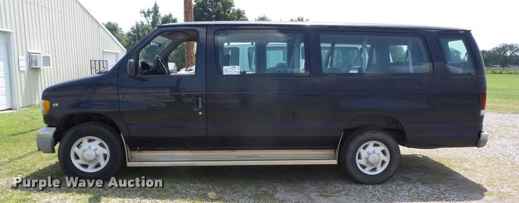image for item K6435 2000 Ford Econoline E350 Extended van