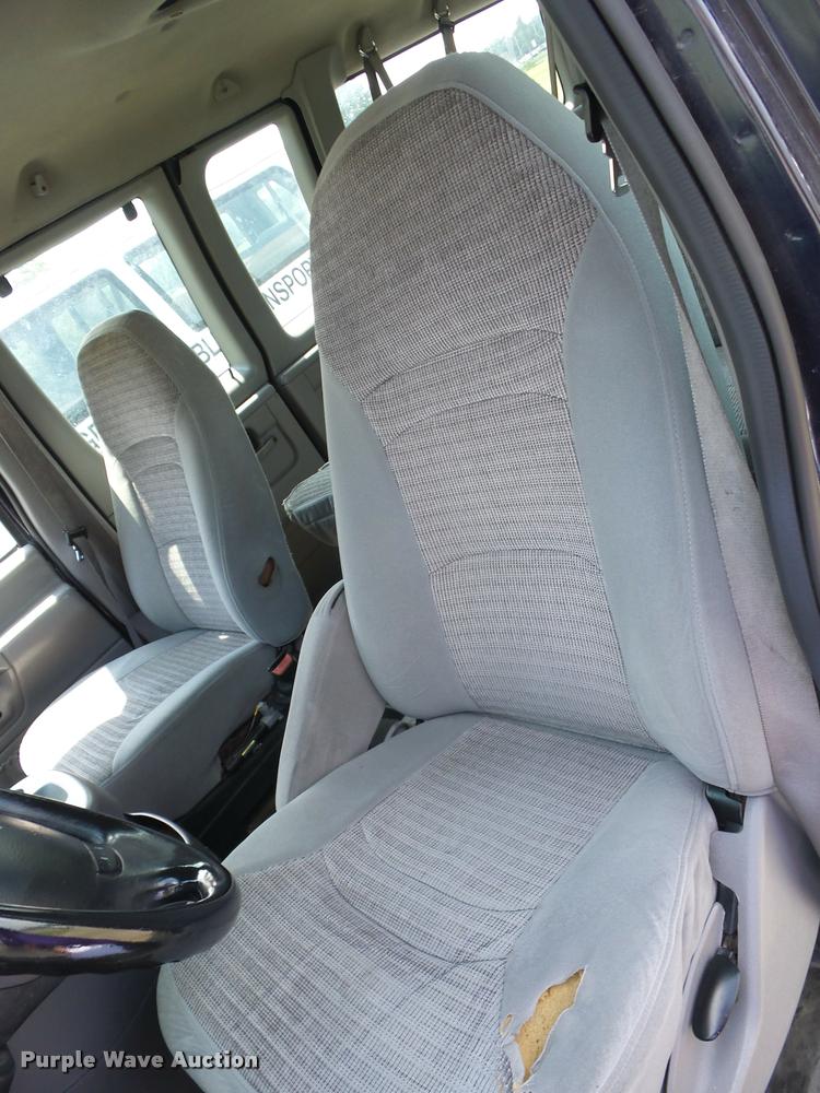 image for item K6435 2000 Ford Econoline E350 Extended van