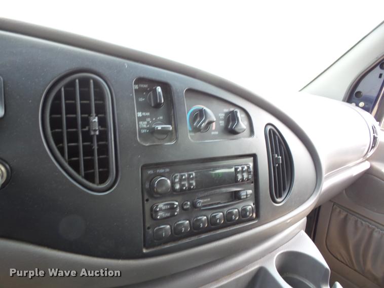 image for item K6435 2000 Ford Econoline E350 Extended van