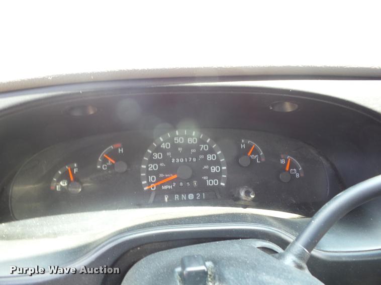 image for item K6435 2000 Ford Econoline E350 Extended van