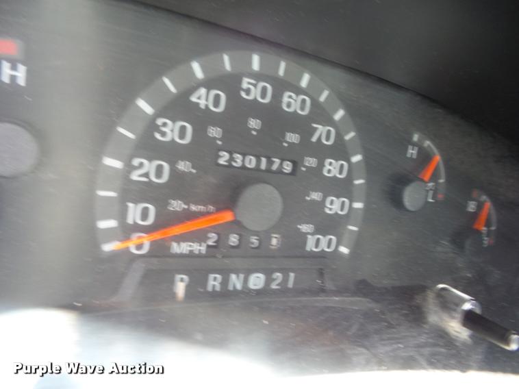 image for item K6435 2000 Ford Econoline E350 Extended van