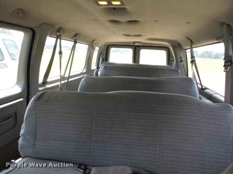 image for item K6435 2000 Ford Econoline E350 Extended van