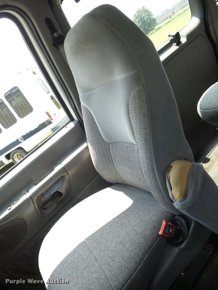 image for item K6436 1998 Ford Club Wagon E350 XL Super van