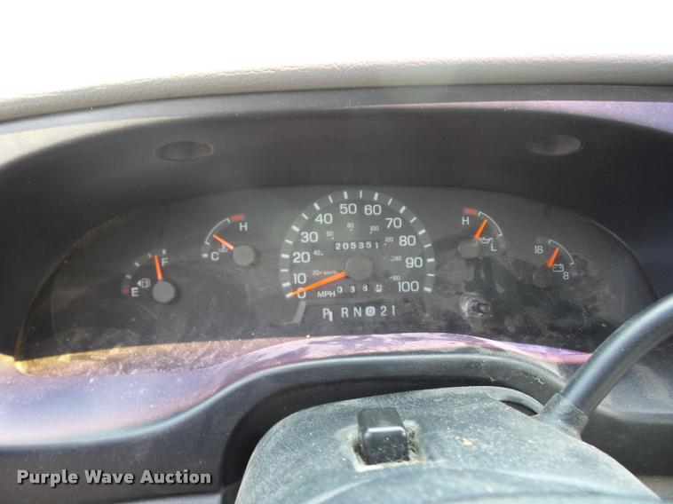 image for item K6436 1998 Ford Club Wagon E350 XL Super van