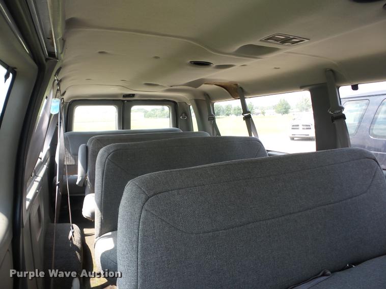 image for item K6436 1998 Ford Club Wagon E350 XL Super van