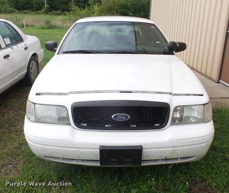 image for item K6437 2005 Ford Crown Victoria Police Interceptor