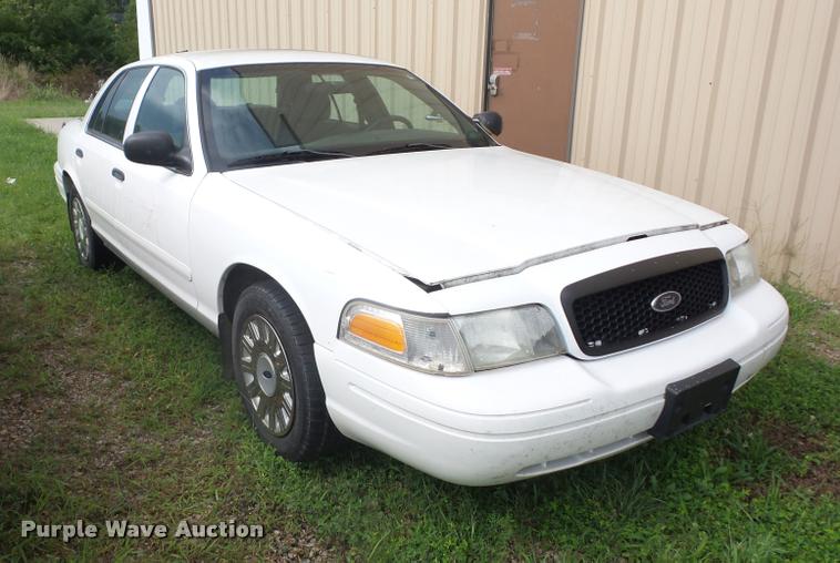 image for item K6437 2005 Ford Crown Victoria Police Interceptor