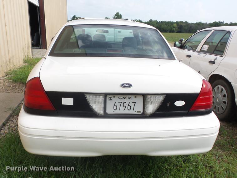 image for item K6437 2005 Ford Crown Victoria Police Interceptor