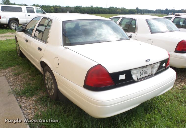 image for item K6437 2005 Ford Crown Victoria Police Interceptor