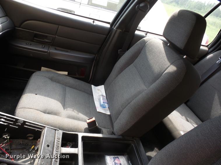 image for item K6437 2005 Ford Crown Victoria Police Interceptor