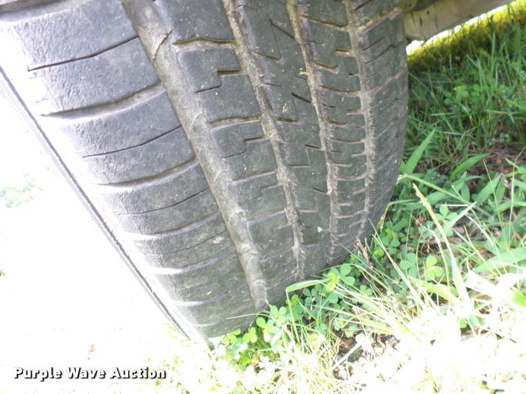 image for item K6437 2005 Ford Crown Victoria Police Interceptor