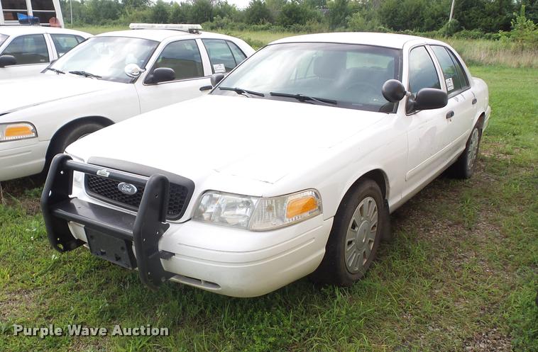 image for item K6438 2006 Ford Crown Victoria Police Interceptor