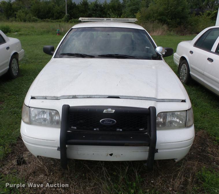 image for item K6439 2005 Ford Crown Victoria Police Interceptor