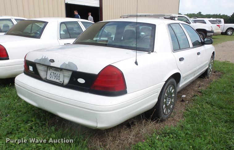 image for item K6439 2005 Ford Crown Victoria Police Interceptor