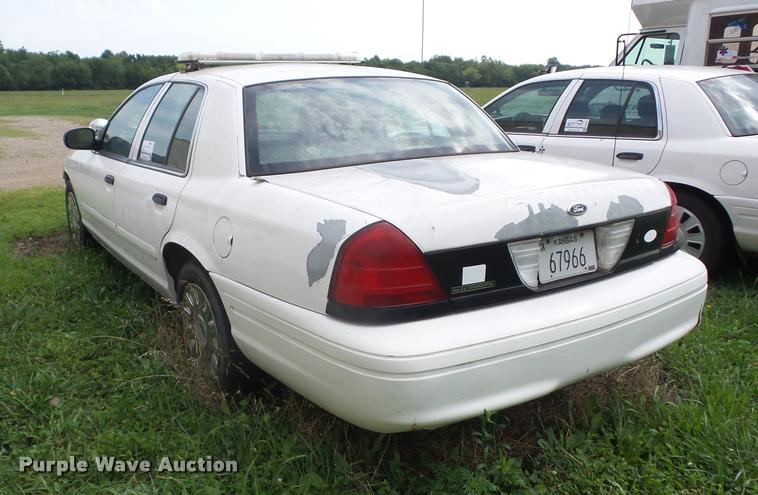 image for item K6439 2005 Ford Crown Victoria Police Interceptor