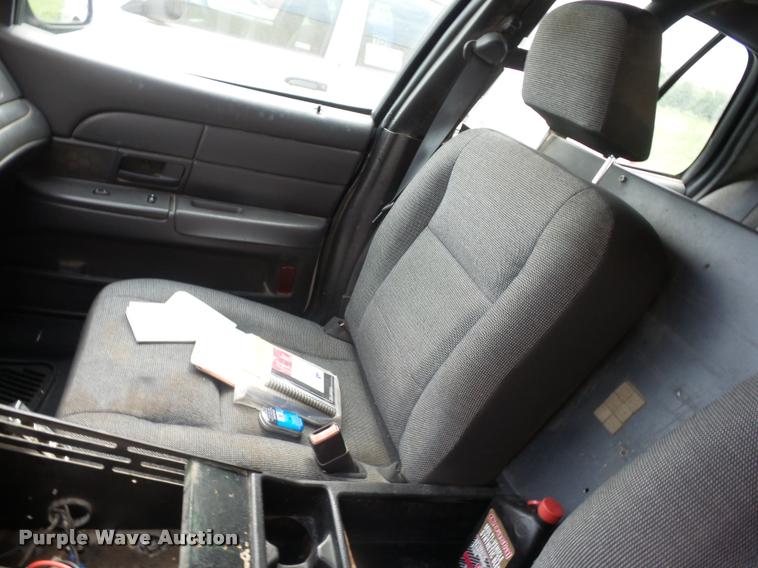 image for item K6439 2005 Ford Crown Victoria Police Interceptor