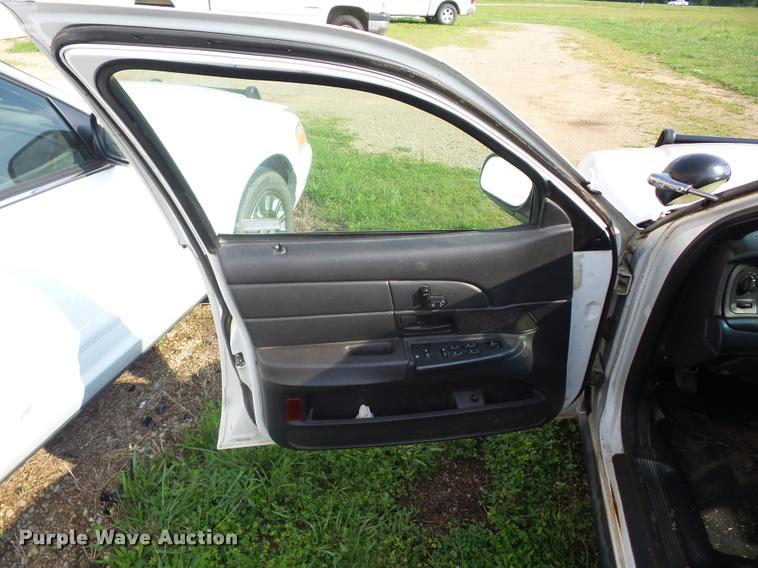 image for item K6440 2006 Ford Crown Victoria Police Interceptor