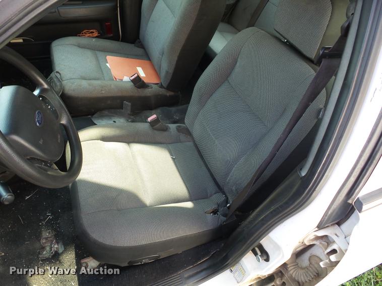 image for item K6440 2006 Ford Crown Victoria Police Interceptor