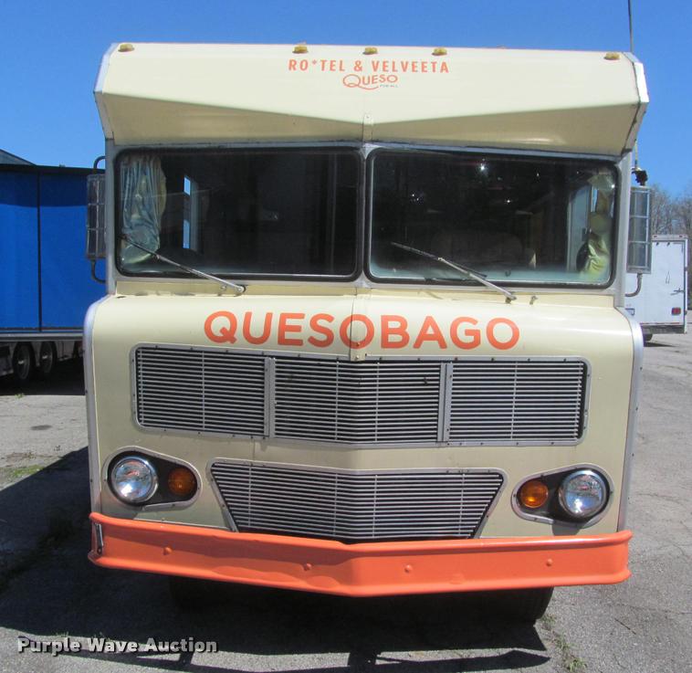 image for item DA1012 1973 Winnebago Brave RV