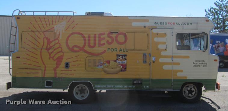 image for item DA1012 1973 Winnebago Brave RV