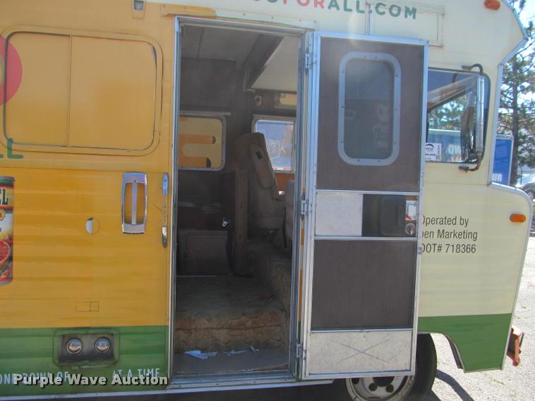 image for item DA1012 1973 Winnebago Brave RV