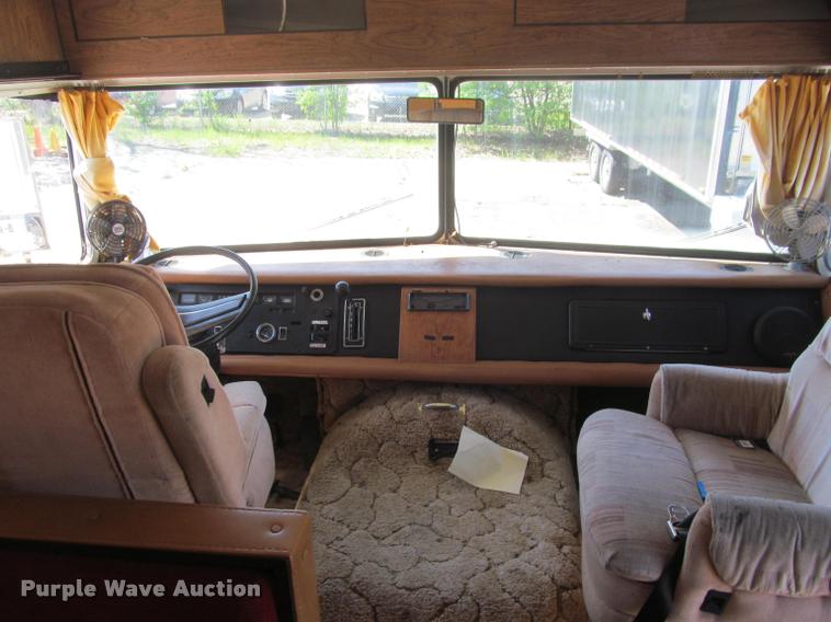 image for item DA1012 1973 Winnebago Brave RV