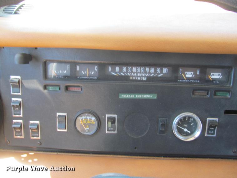 image for item DA1012 1973 Winnebago Brave RV