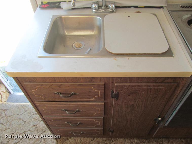 image for item DA1012 1973 Winnebago Brave RV