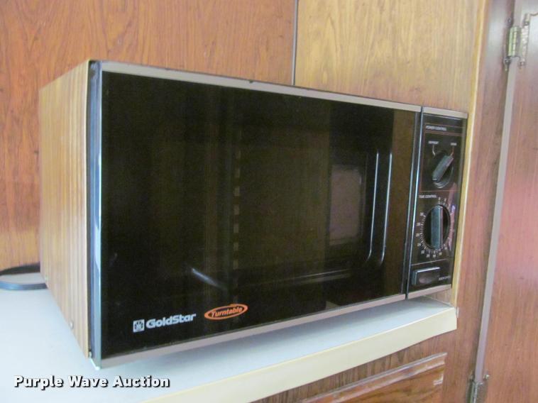 image for item DA1012 1973 Winnebago Brave RV