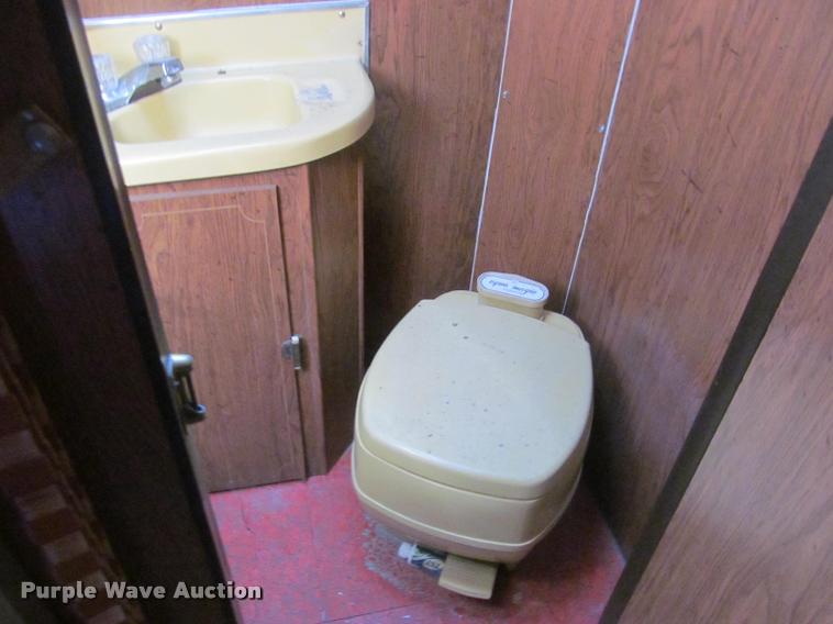 image for item DA1012 1973 Winnebago Brave RV