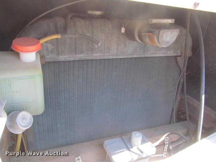 image for item DA1012 1973 Winnebago Brave RV