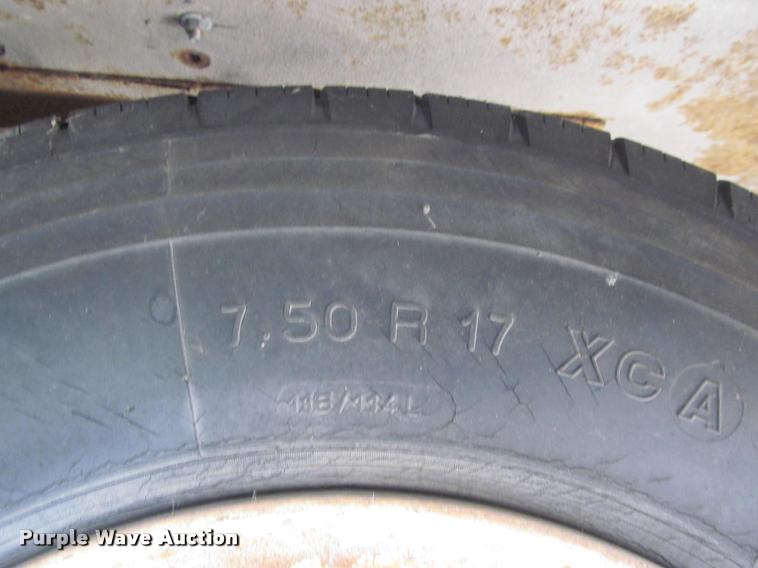 image for item DA1012 1973 Winnebago Brave RV