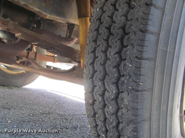 image for item DA1012 1973 Winnebago Brave RV