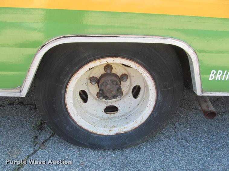 image for item DA1012 1973 Winnebago Brave RV