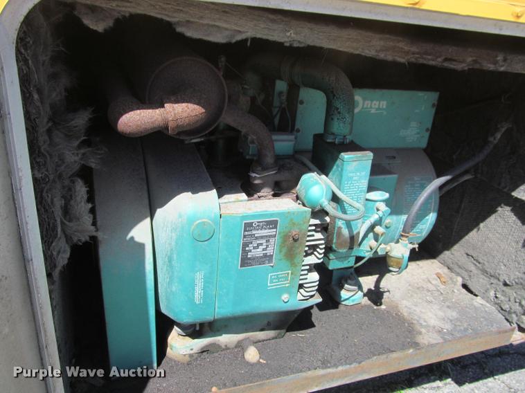 image for item DA1012 1973 Winnebago Brave RV