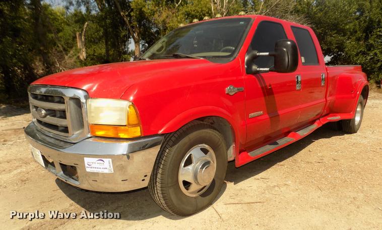 image for item DA3085 1999 Ford F350 Super Duty Lariat King Ranch Crew Cab pickup truck