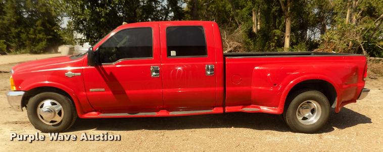 image for item DA3085 1999 Ford F350 Super Duty Lariat King Ranch Crew Cab pickup truck