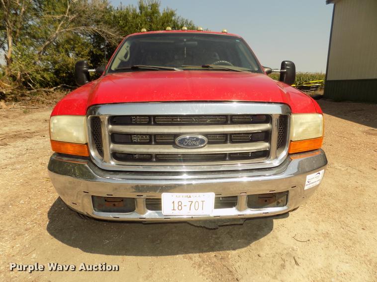 image for item DA3085 1999 Ford F350 Super Duty Lariat King Ranch Crew Cab pickup truck