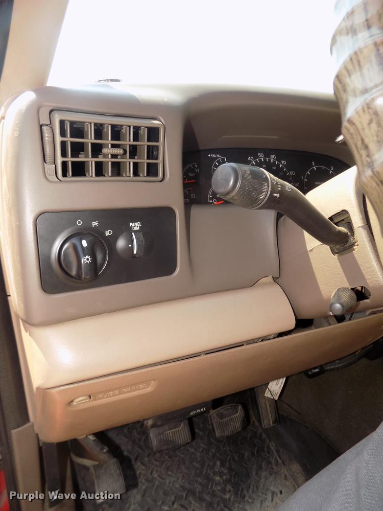 image for item DA3085 1999 Ford F350 Super Duty Lariat King Ranch Crew Cab pickup truck