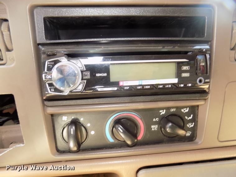 image for item DA3085 1999 Ford F350 Super Duty Lariat King Ranch Crew Cab pickup truck