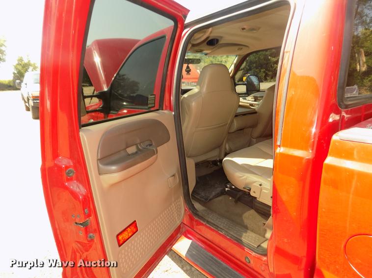 image for item DA3085 1999 Ford F350 Super Duty Lariat King Ranch Crew Cab pickup truck