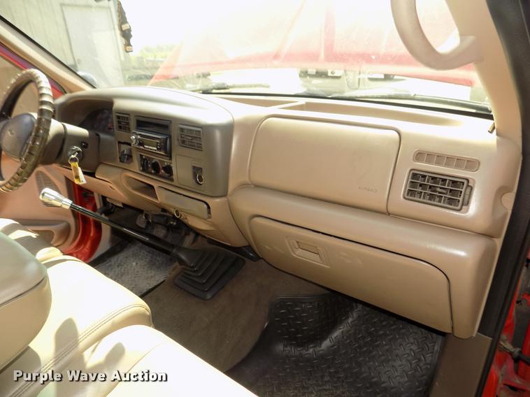 image for item DA3085 1999 Ford F350 Super Duty Lariat King Ranch Crew Cab pickup truck