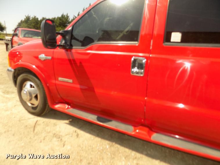 image for item DA3085 1999 Ford F350 Super Duty Lariat King Ranch Crew Cab pickup truck