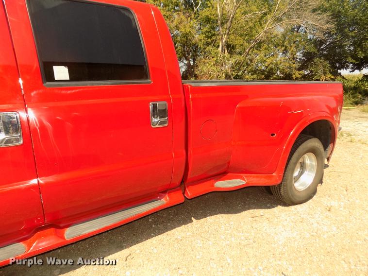 image for item DA3085 1999 Ford F350 Super Duty Lariat King Ranch Crew Cab pickup truck